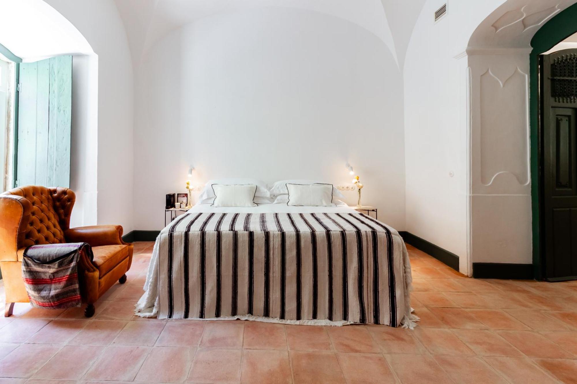 Amada Moura Bed & Breakfast Room photo