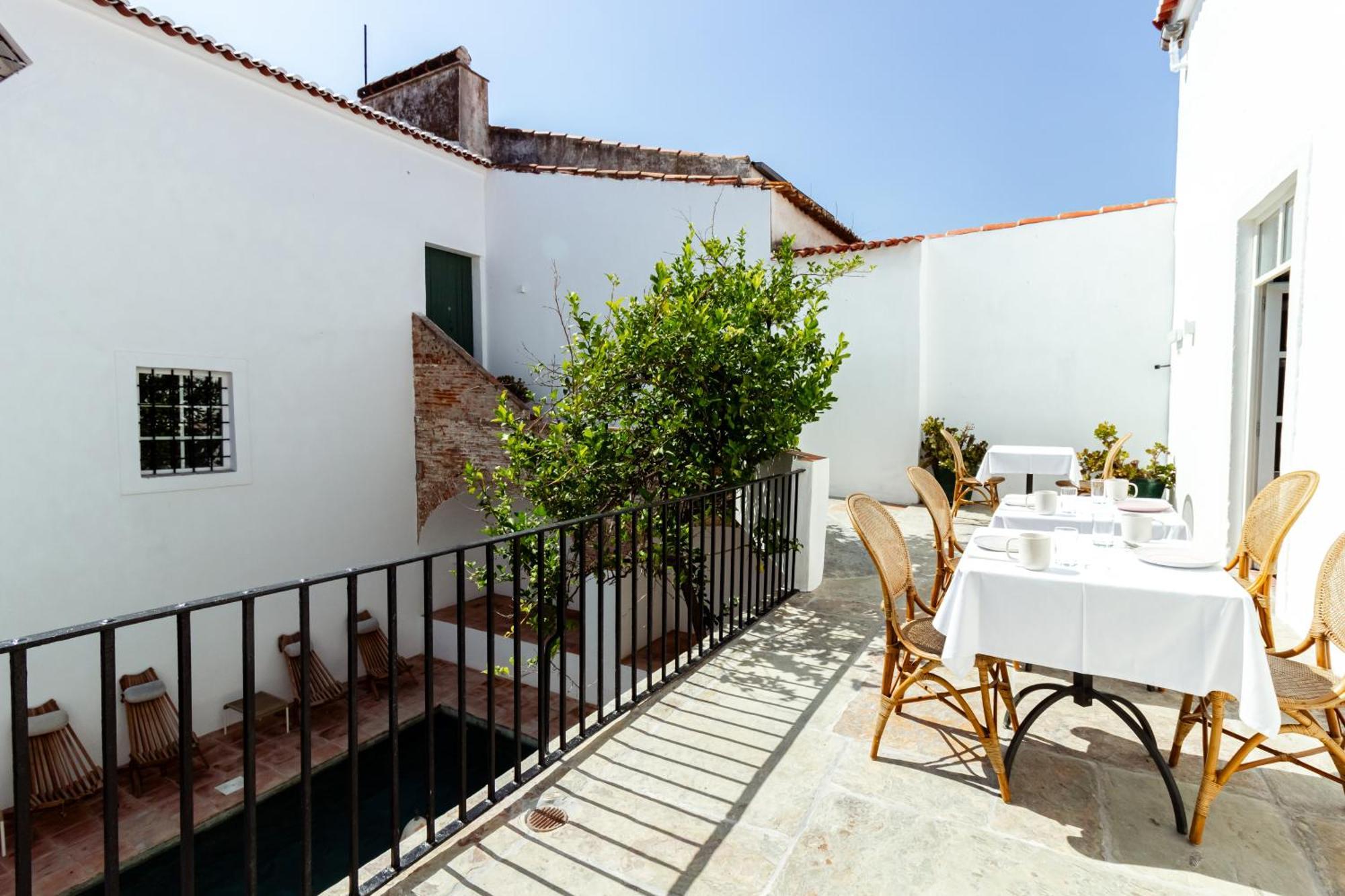 Amada Moura Bed & Breakfast Exterior photo